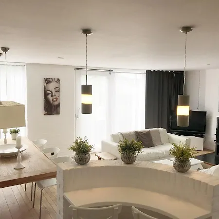 Villa Zeeweg *